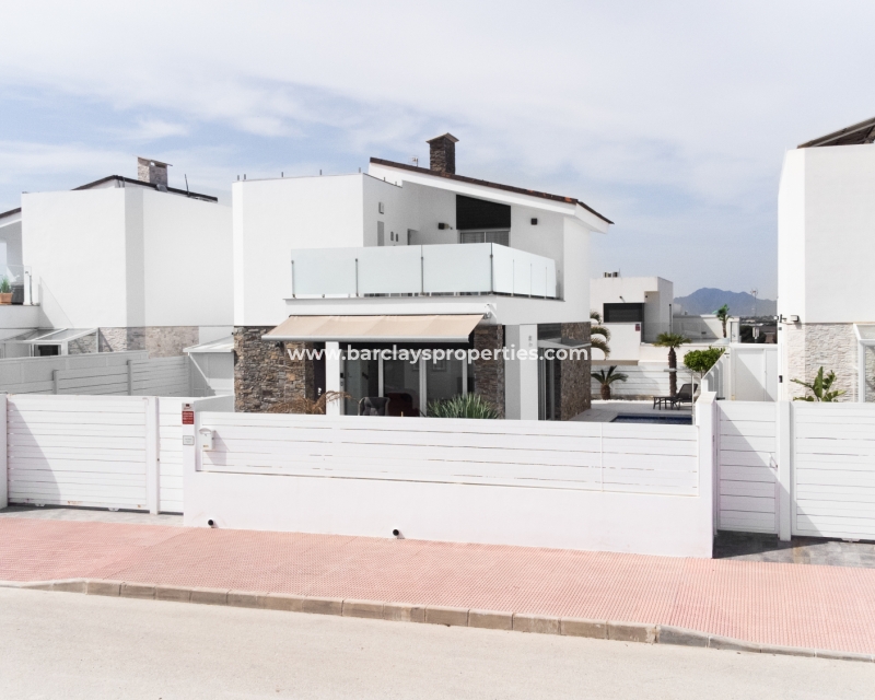 Wederverkoop - Vrijstaande Villa - Urb. El Oasis - La Marina