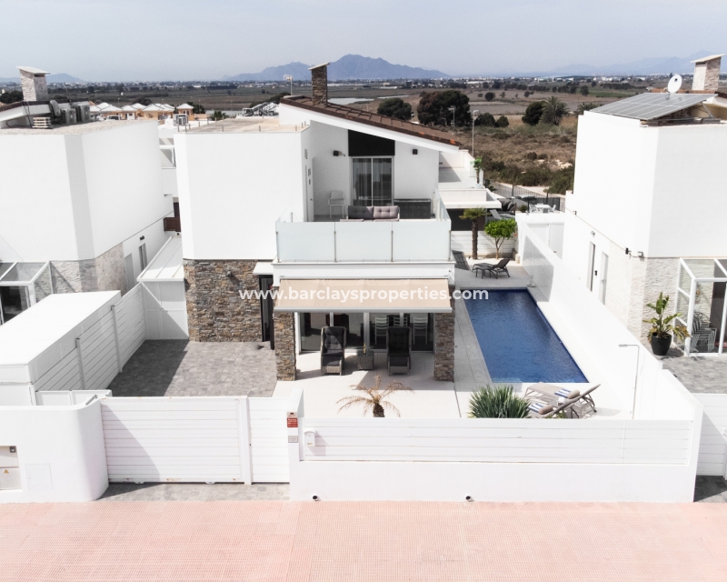 Wederverkoop - Vrijstaande Villa - Urb. El Oasis - La Marina