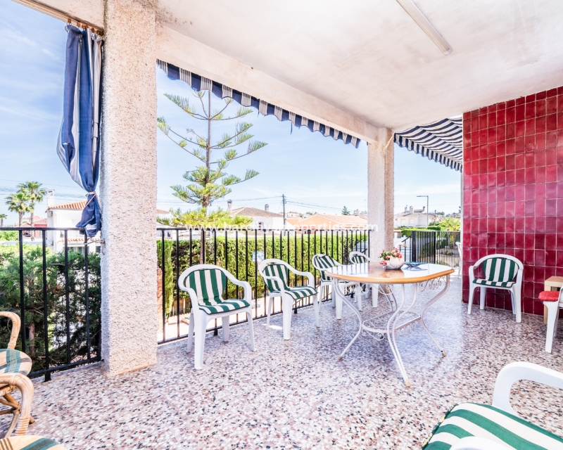 Wederverkoop - Vrijstaande Villa - Urb. El Oasis - La Marina