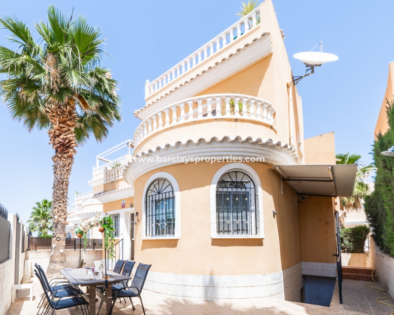 Wederverkoop - Vrijstaande Villa - Urb. El Oasis - La Marina