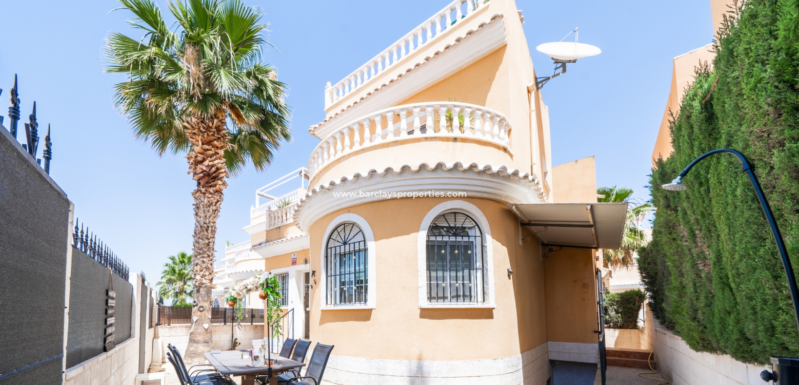 Wederverkoop - Vrijstaande Villa - Urb. El Oasis - La Marina