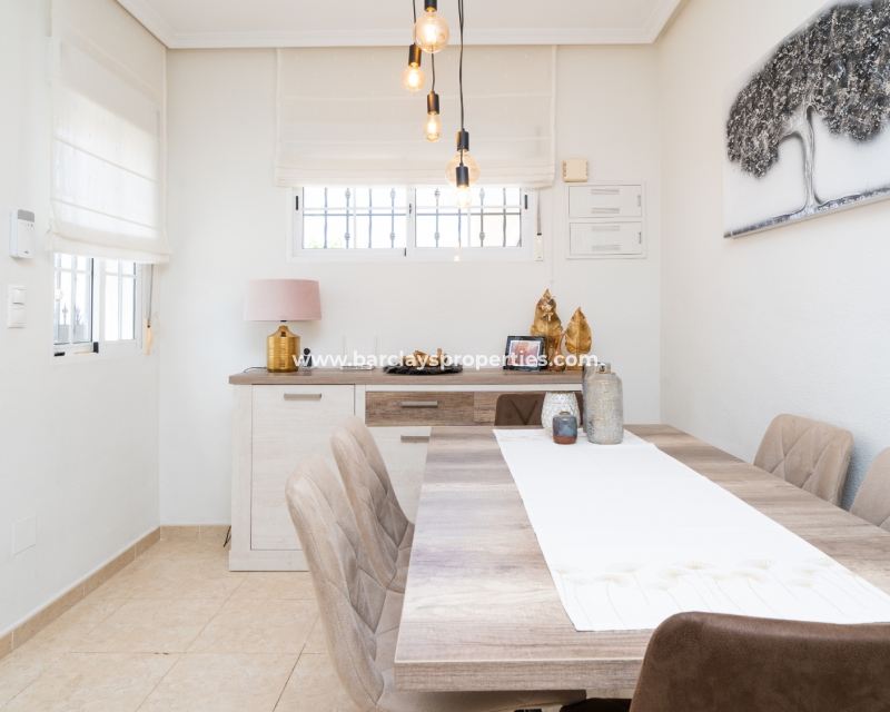 Wederverkoop - Vrijstaande Villa - Urb. El Oasis - La Marina