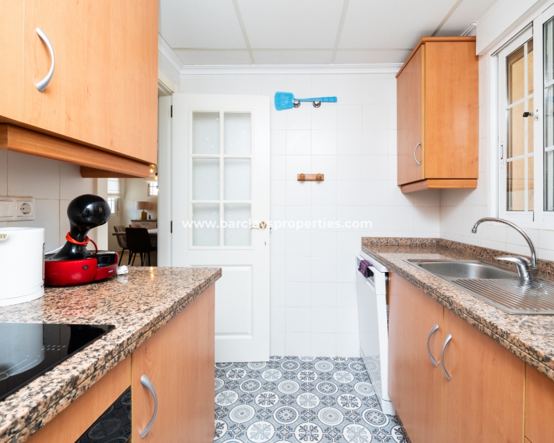 Wederverkoop - Vrijstaande Villa - Urb. El Oasis - La Marina