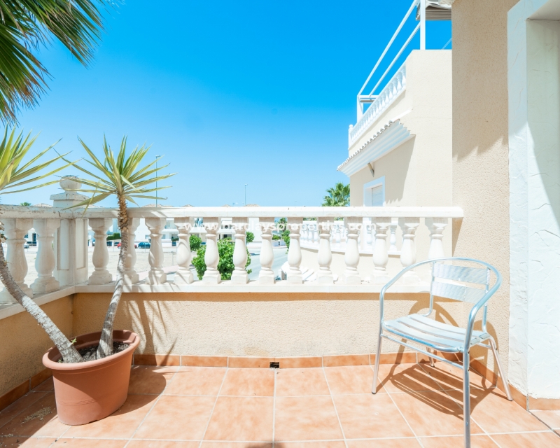 Wederverkoop - Vrijstaande Villa - Urb. El Oasis - La Marina