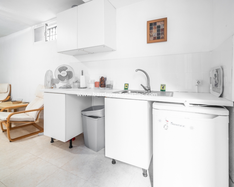 Wederverkoop - Vrijstaande Villa - Urb. El Oasis - La Marina