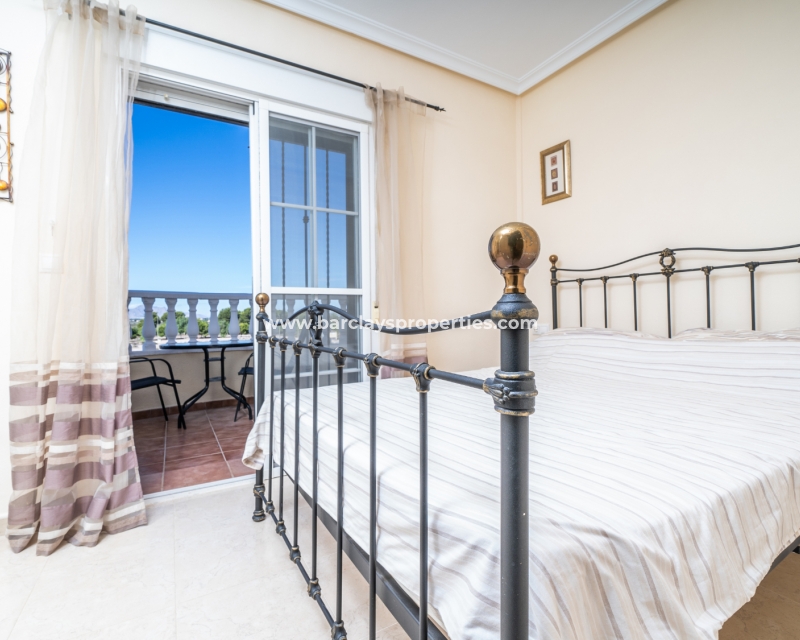 Wederverkoop - Vrijstaande Villa - Urb. El Oasis - La Marina