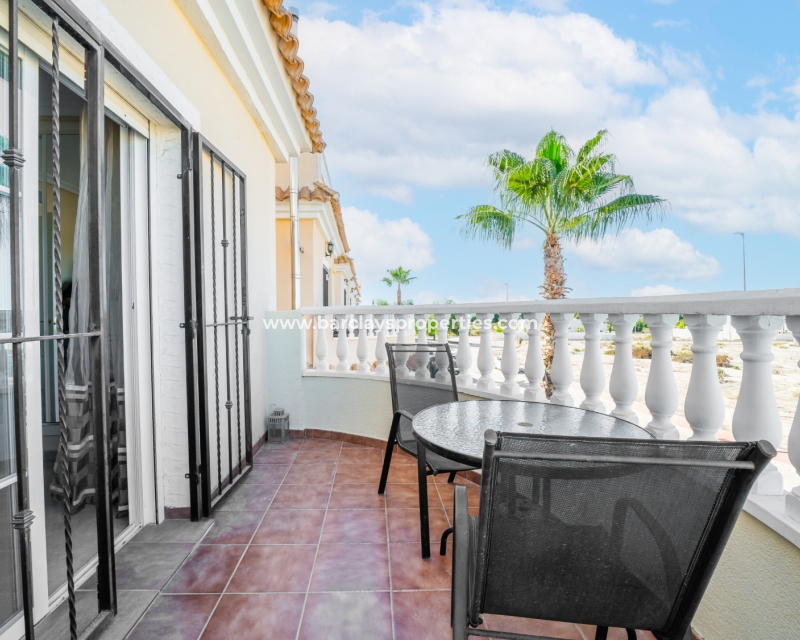 Wederverkoop - Vrijstaande Villa - Urb. El Oasis - La Marina