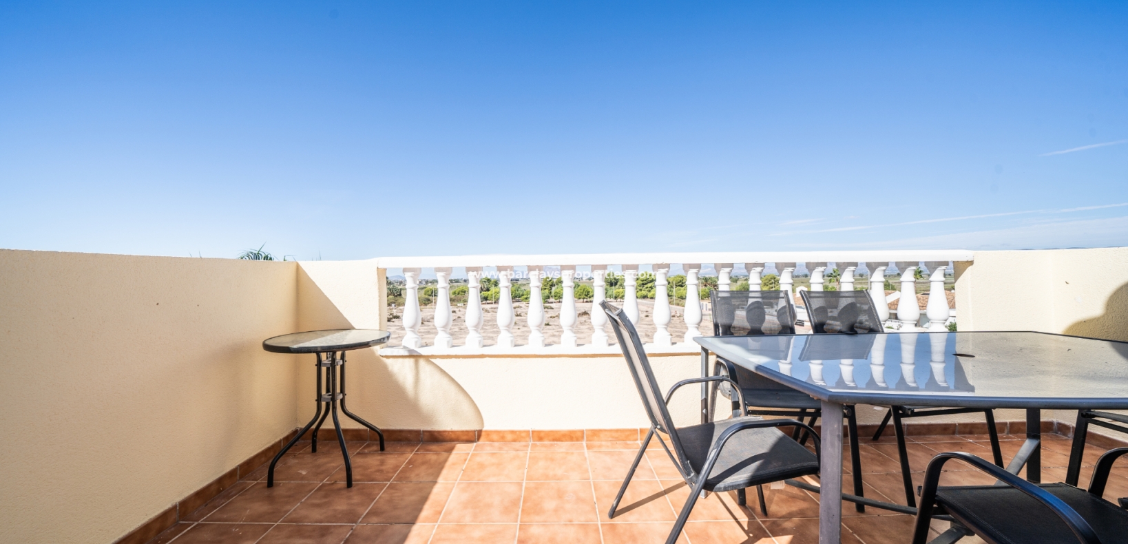 Wederverkoop - Vrijstaande Villa - Urb. El Oasis - La Marina