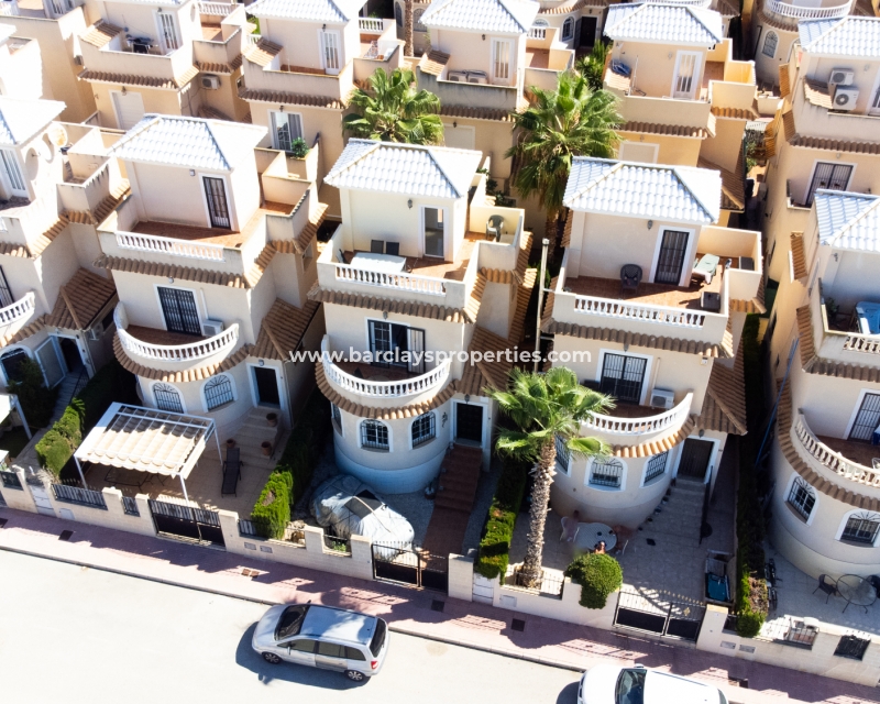 Wederverkoop - Vrijstaande Villa - Urb. El Oasis - La Marina