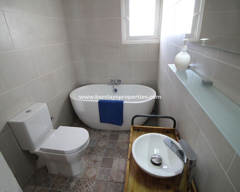 Wederverkoop - Vrijstaande Villa - Urb. El Oasis - La Marina