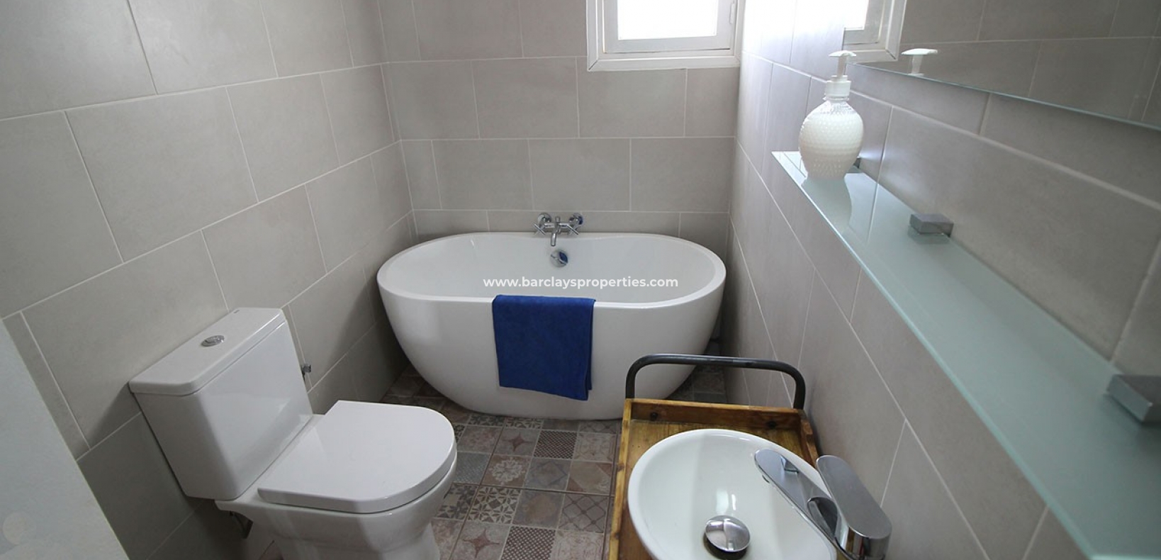 Wederverkoop - Vrijstaande Villa - Urb. El Oasis - La Marina