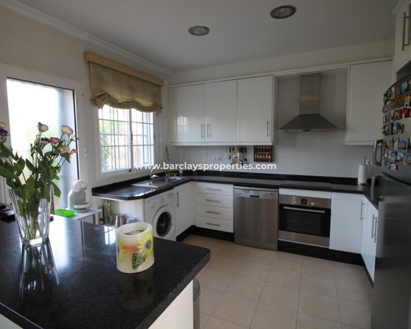 Wederverkoop - Vrijstaande Villa - Urb. El Oasis - La Marina