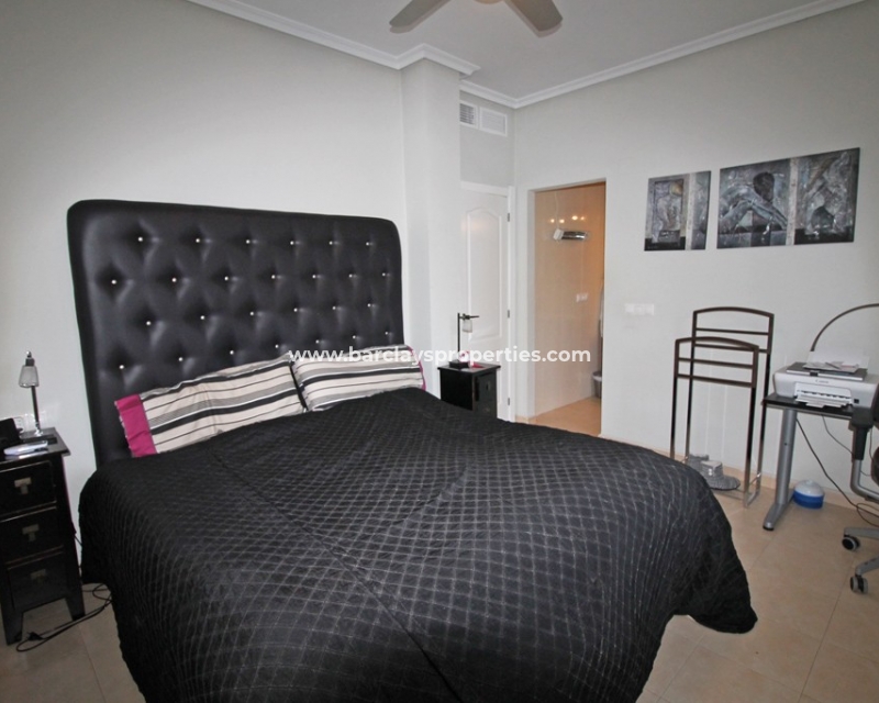 Wederverkoop - Vrijstaande Villa - Urb. El Oasis - La Marina