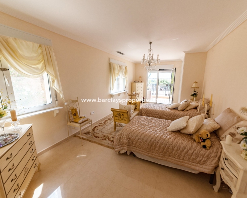 Wederverkoop - Vrijstaande Villa - Urb. La Escuera