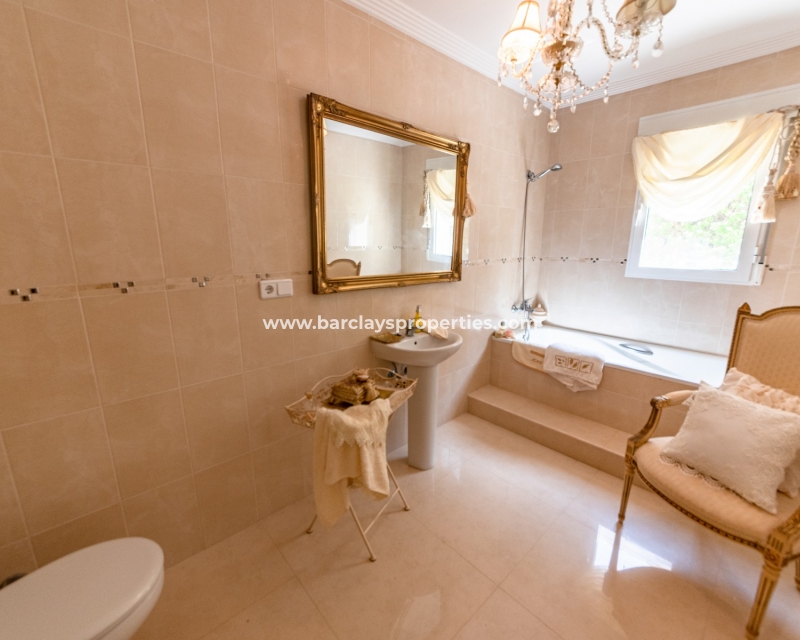 Wederverkoop - Vrijstaande Villa - Urb. La Escuera