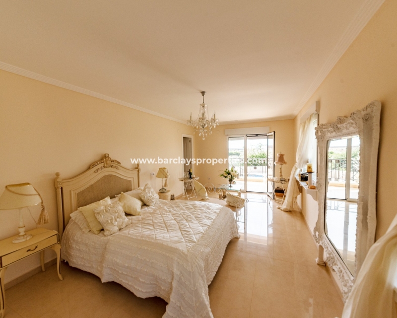 Wederverkoop - Vrijstaande Villa - Urb. La Escuera