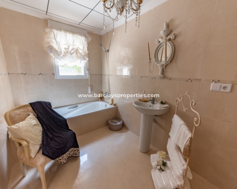 Wederverkoop - Vrijstaande Villa - Urb. La Escuera