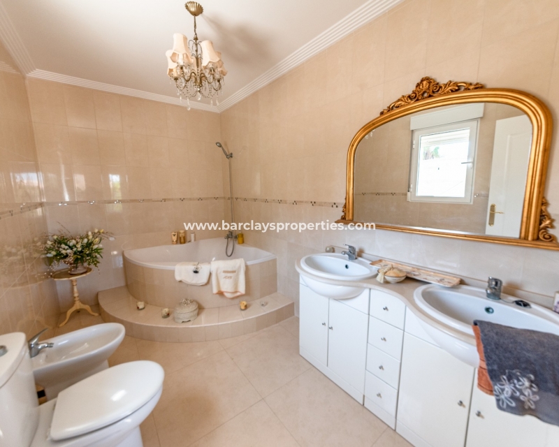 Wederverkoop - Vrijstaande Villa - Urb. La Escuera