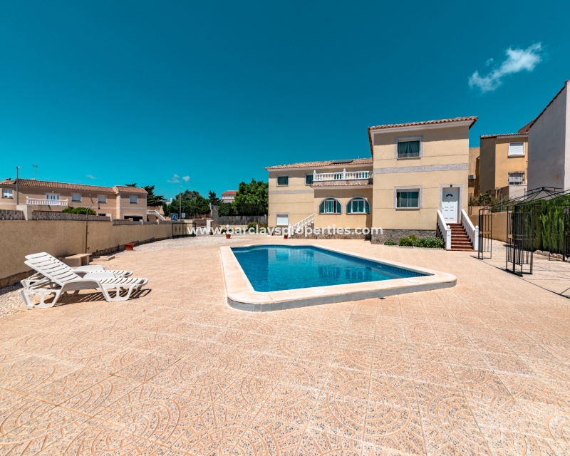 Wederverkoop - Vrijstaande Villa - Urb. La Escuera