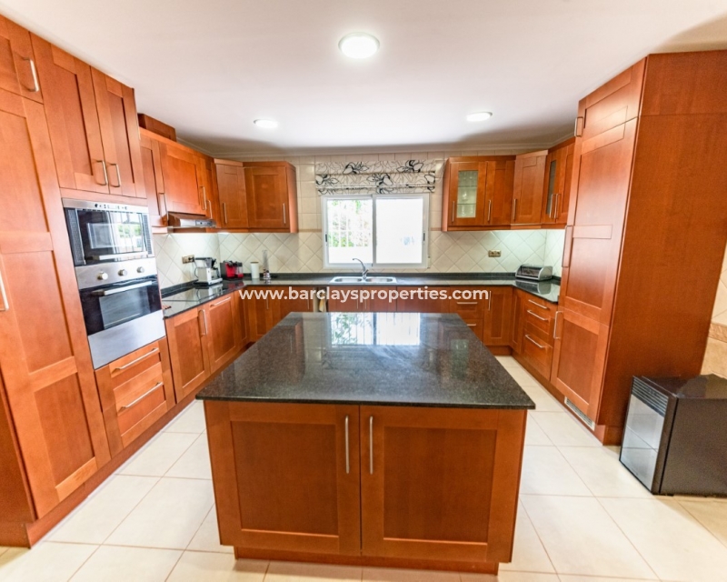 Wederverkoop - Vrijstaande Villa - Urb. La Escuera