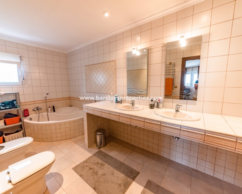 Wederverkoop - Vrijstaande Villa - Urb. La Escuera