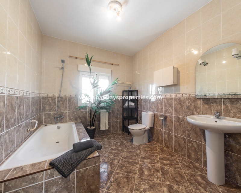 Wederverkoop - Vrijstaande Villa - Urb. La Escuera