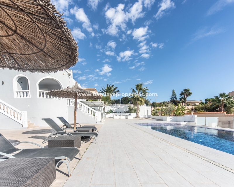 Wederverkoop - Vrijstaande Villa - Urb. La Escuera