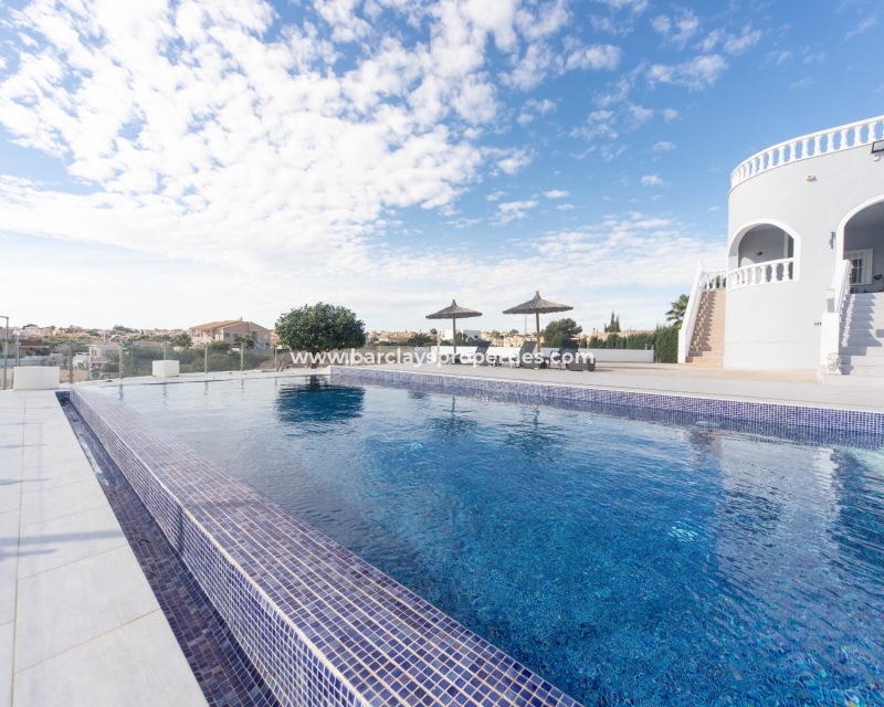 Wederverkoop - Vrijstaande Villa - Urb. La Escuera