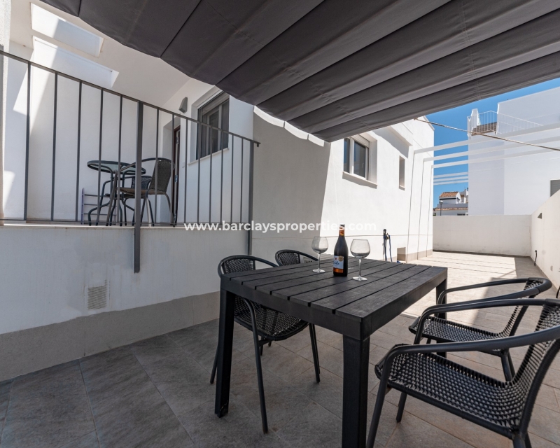 Wederverkoop - Vrijstaande Villa - Urb. La Marina