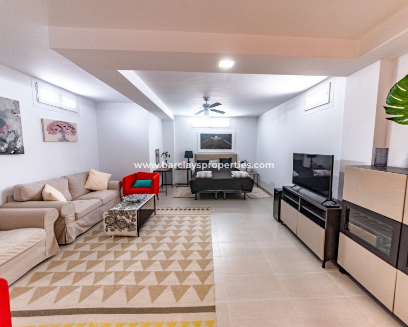 Wederverkoop - Vrijstaande Villa - Urb. La Marina