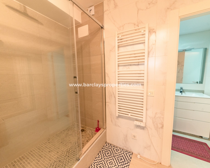 Wederverkoop - Vrijstaande Villa - Urb. La Marina