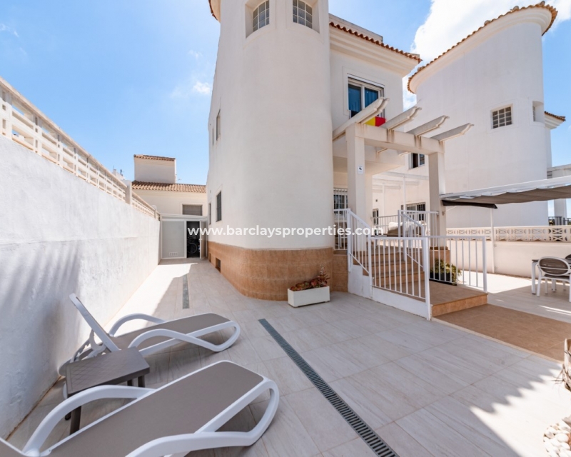 Wederverkoop - Vrijstaande Villa - Urb. La Marina