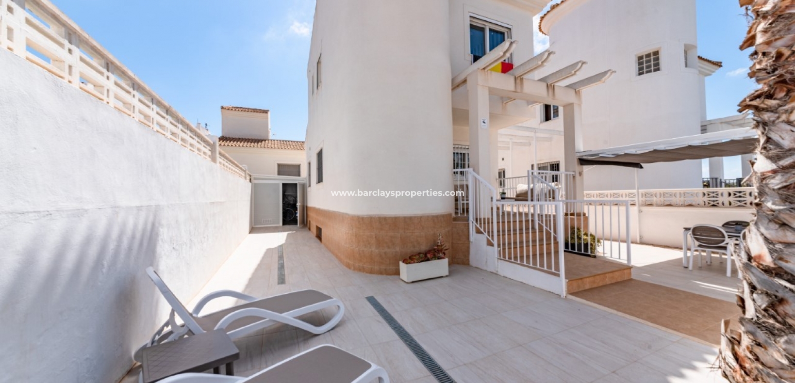 Wederverkoop - Vrijstaande Villa - Urb. La Marina