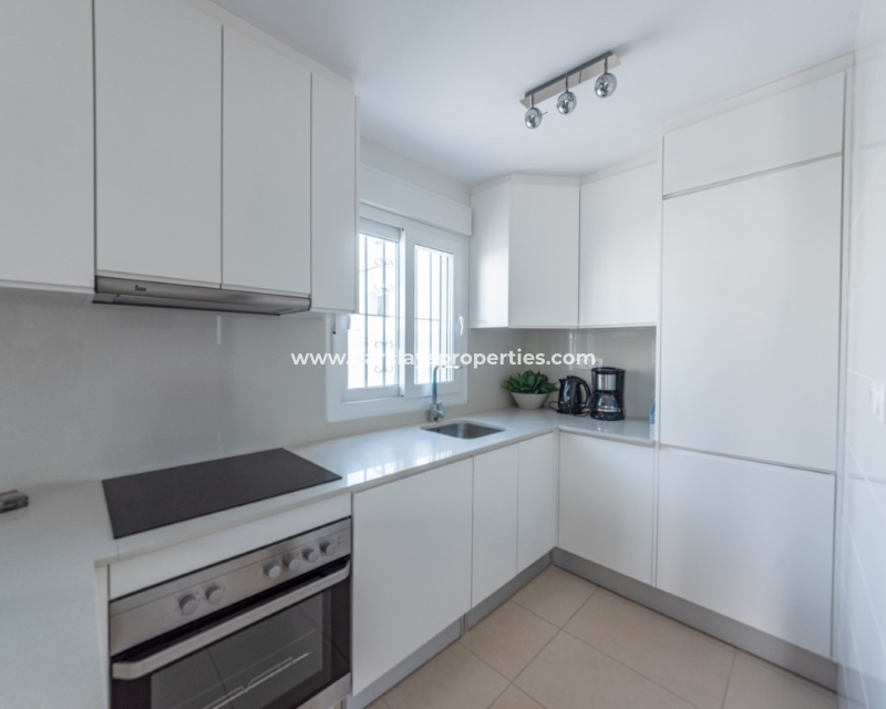 Wederverkoop - Vrijstaande Villa - Urb. La Marina