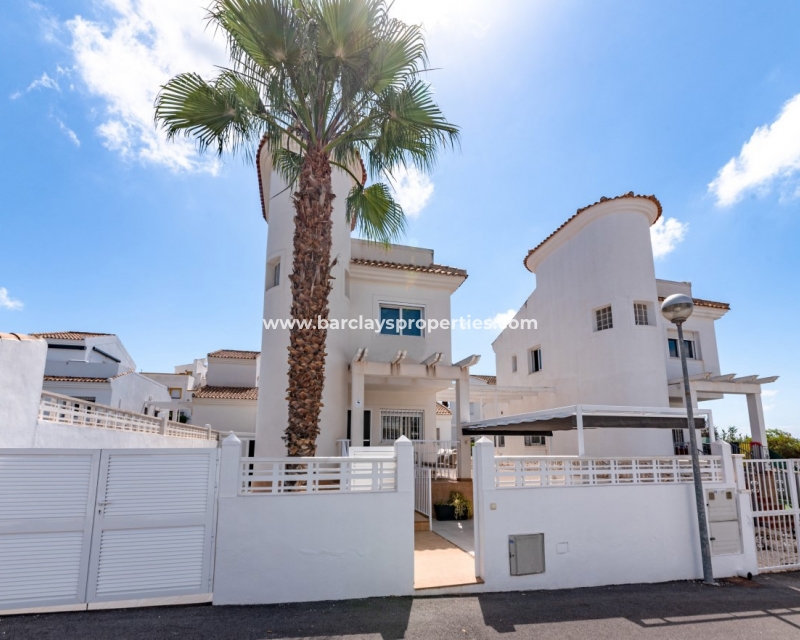 Wederverkoop - Vrijstaande Villa - Urb. La Marina