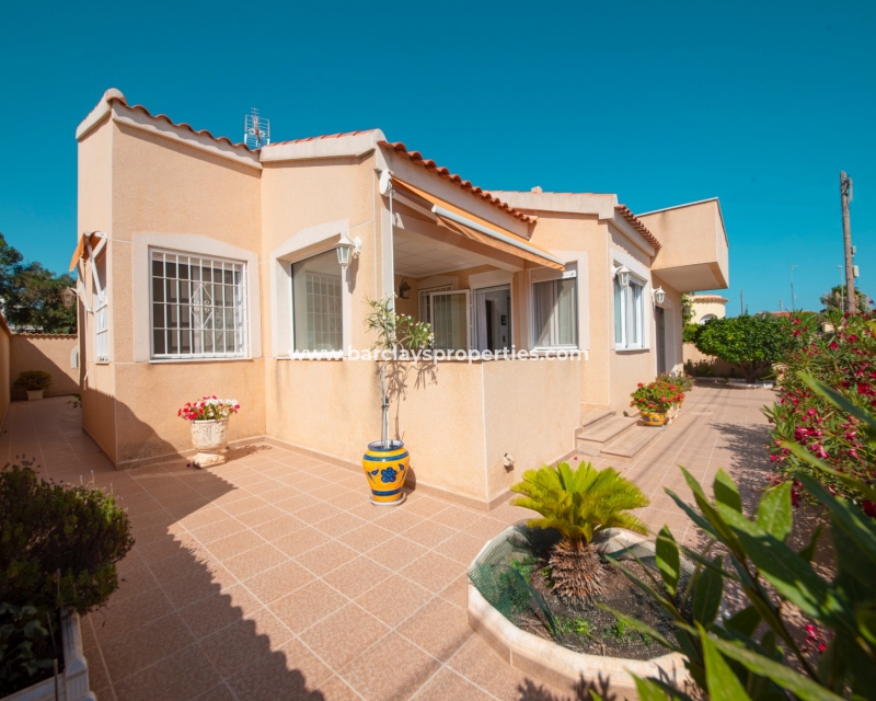 Wederverkoop - Vrijstaande Villa - Urb. La Marina