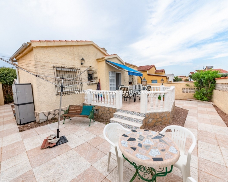 Wederverkoop - Vrijstaande Villa - Urb. La Marina