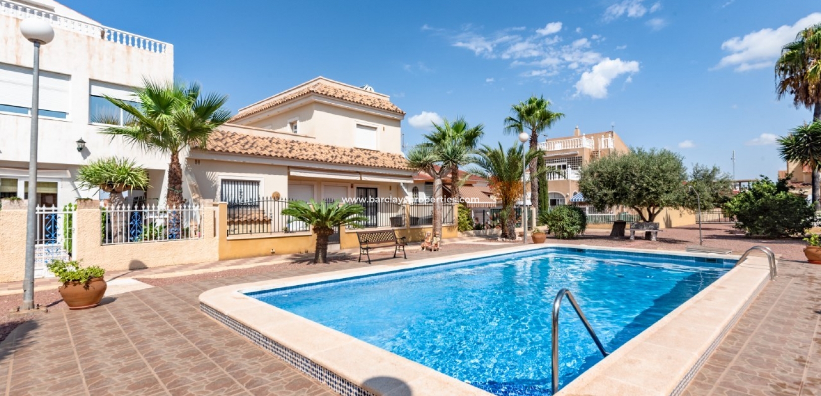 Wederverkoop - Vrijstaande Villa - Urb. La Marina