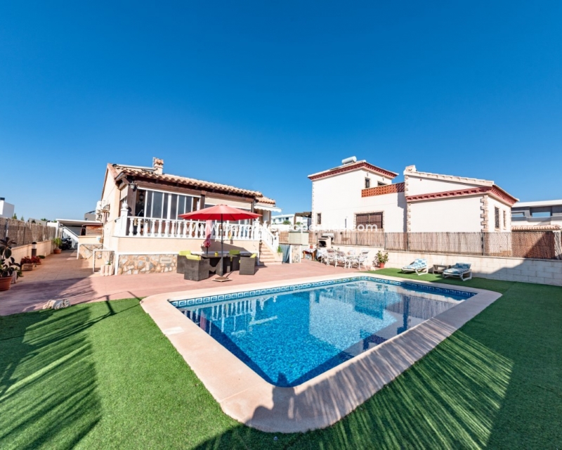 Wederverkoop - Vrijstaande Villa - Urb. La Marina