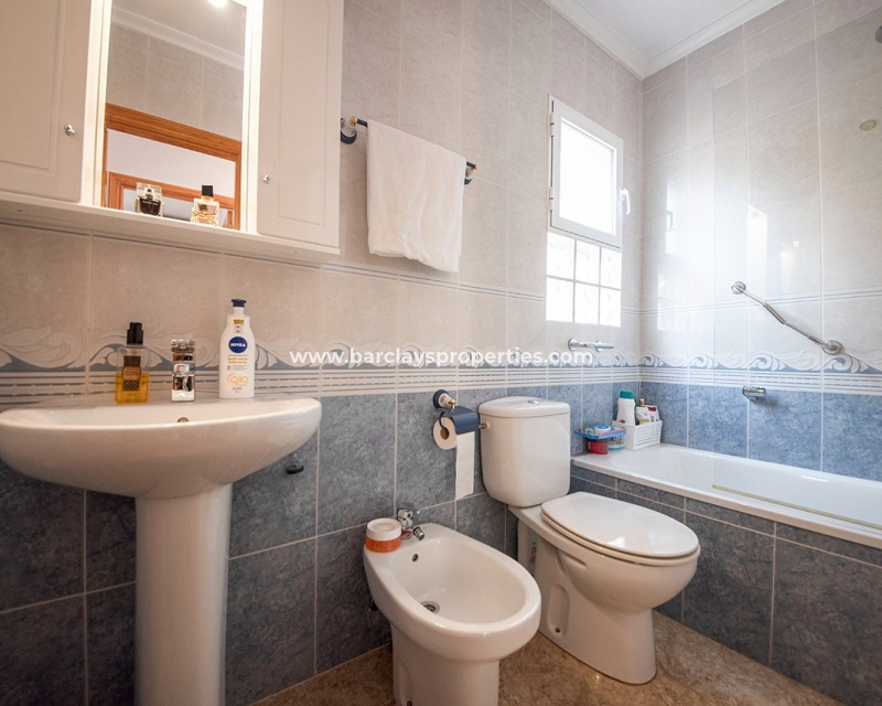 Wederverkoop - Vrijstaande Villa - Urb. La Marina