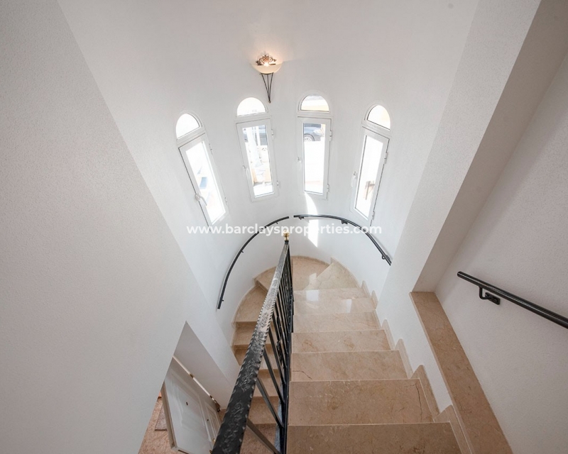 Wederverkoop - Vrijstaande Villa - Urb. La Marina