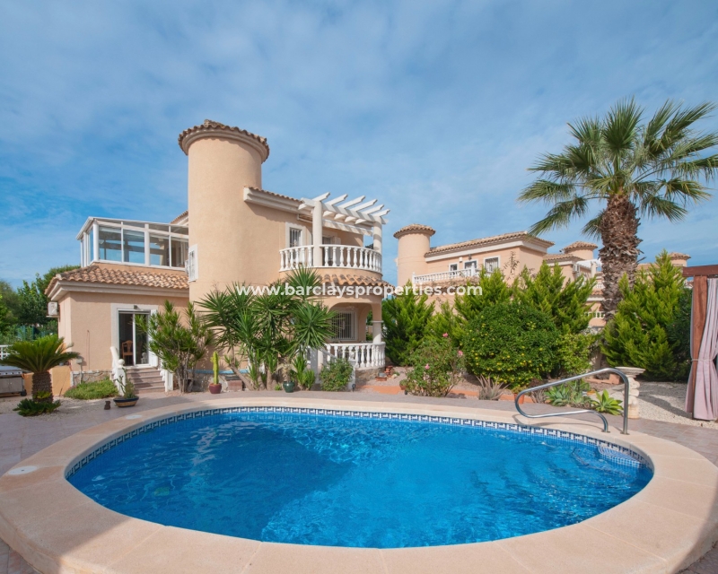 Wederverkoop - Vrijstaande Villa - Urb. La Marina