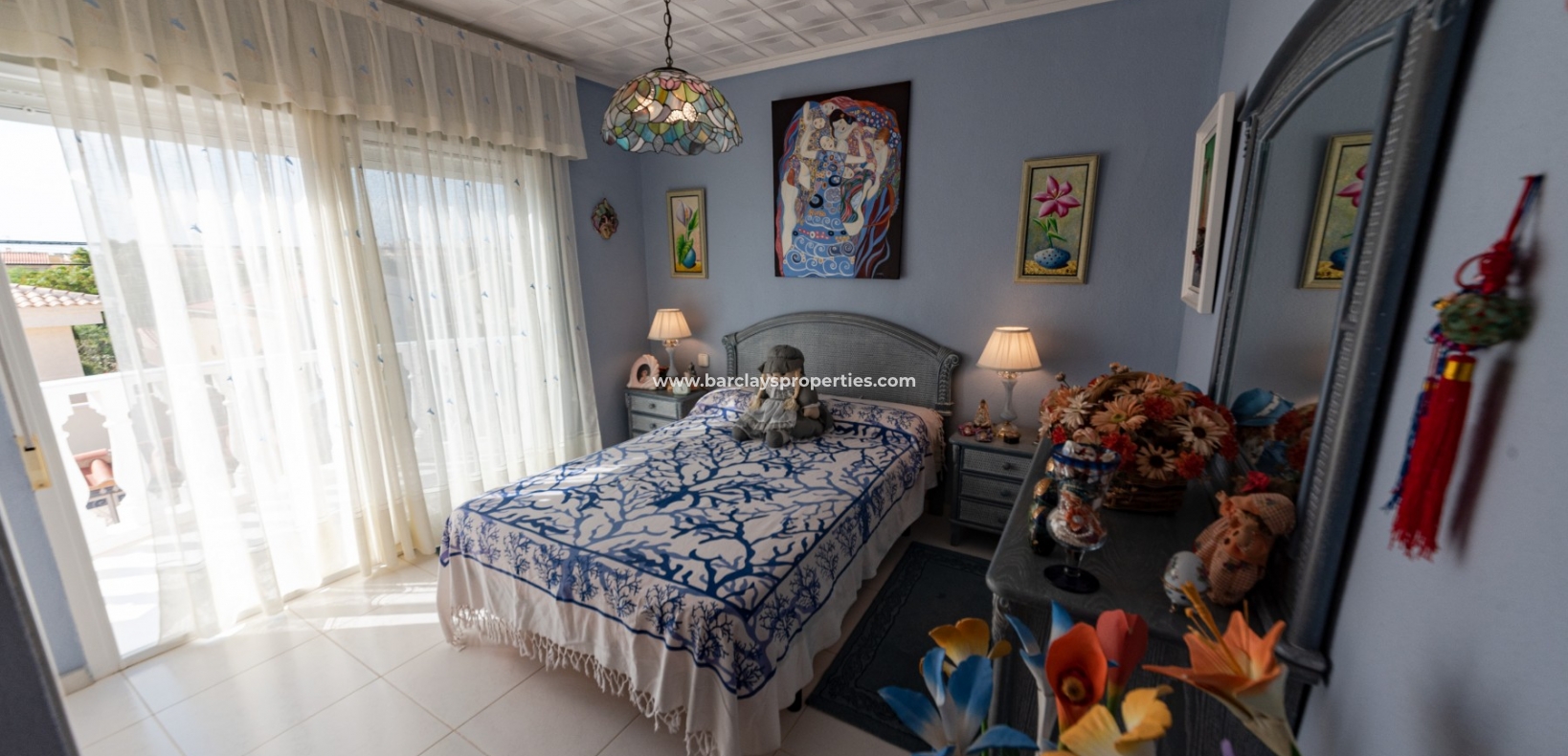 Wederverkoop - Vrijstaande Villa - Urb. La Marina