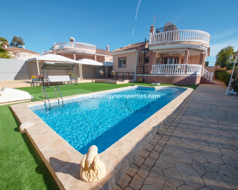 Wederverkoop - Vrijstaande Villa - Urb. La Marina