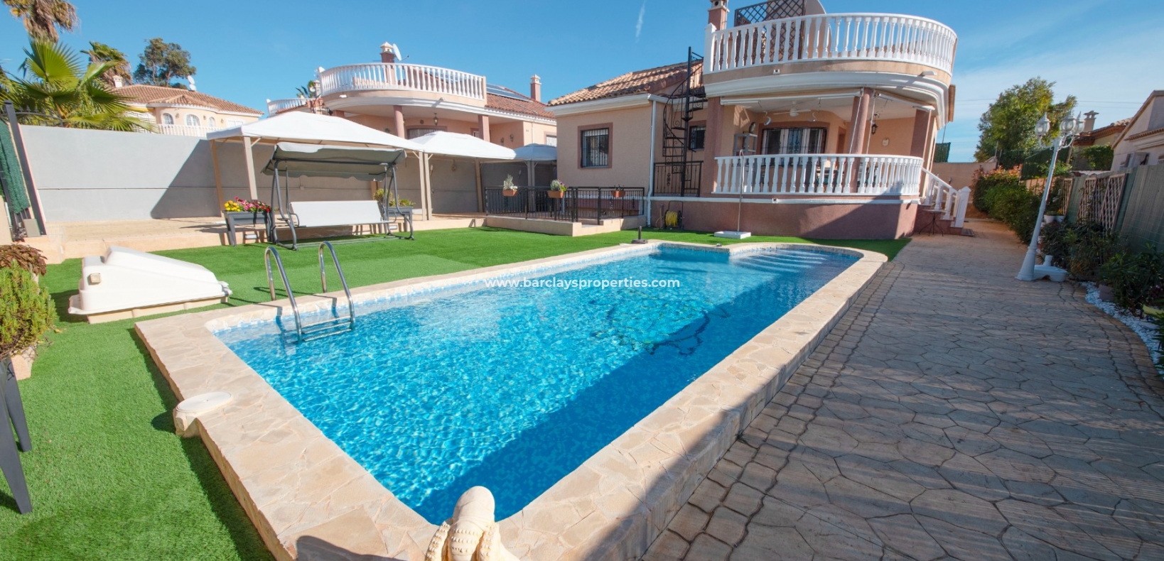 Wederverkoop - Vrijstaande Villa - Urb. La Marina