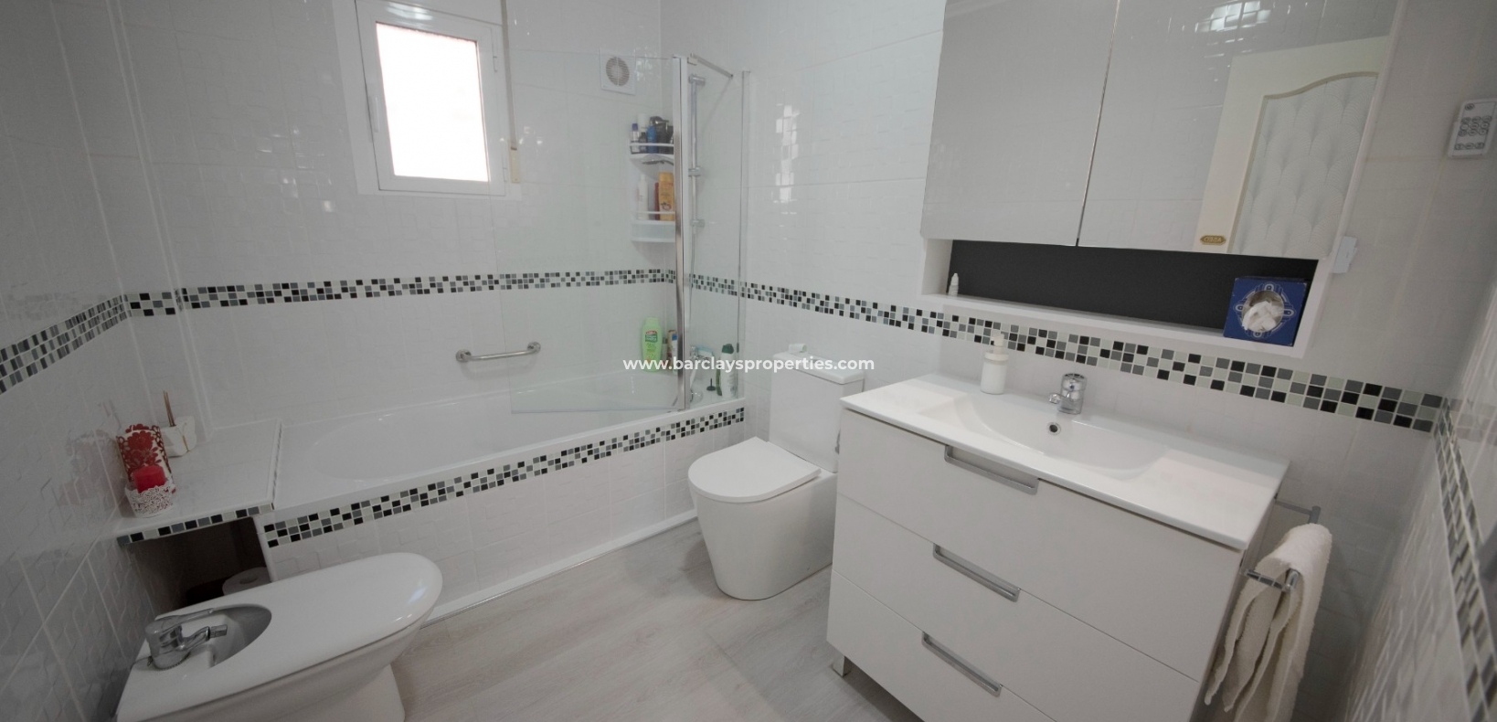 Wederverkoop - Vrijstaande Villa - Urb. La Marina