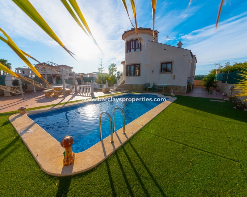 Wederverkoop - Vrijstaande Villa - Urb. La Marina