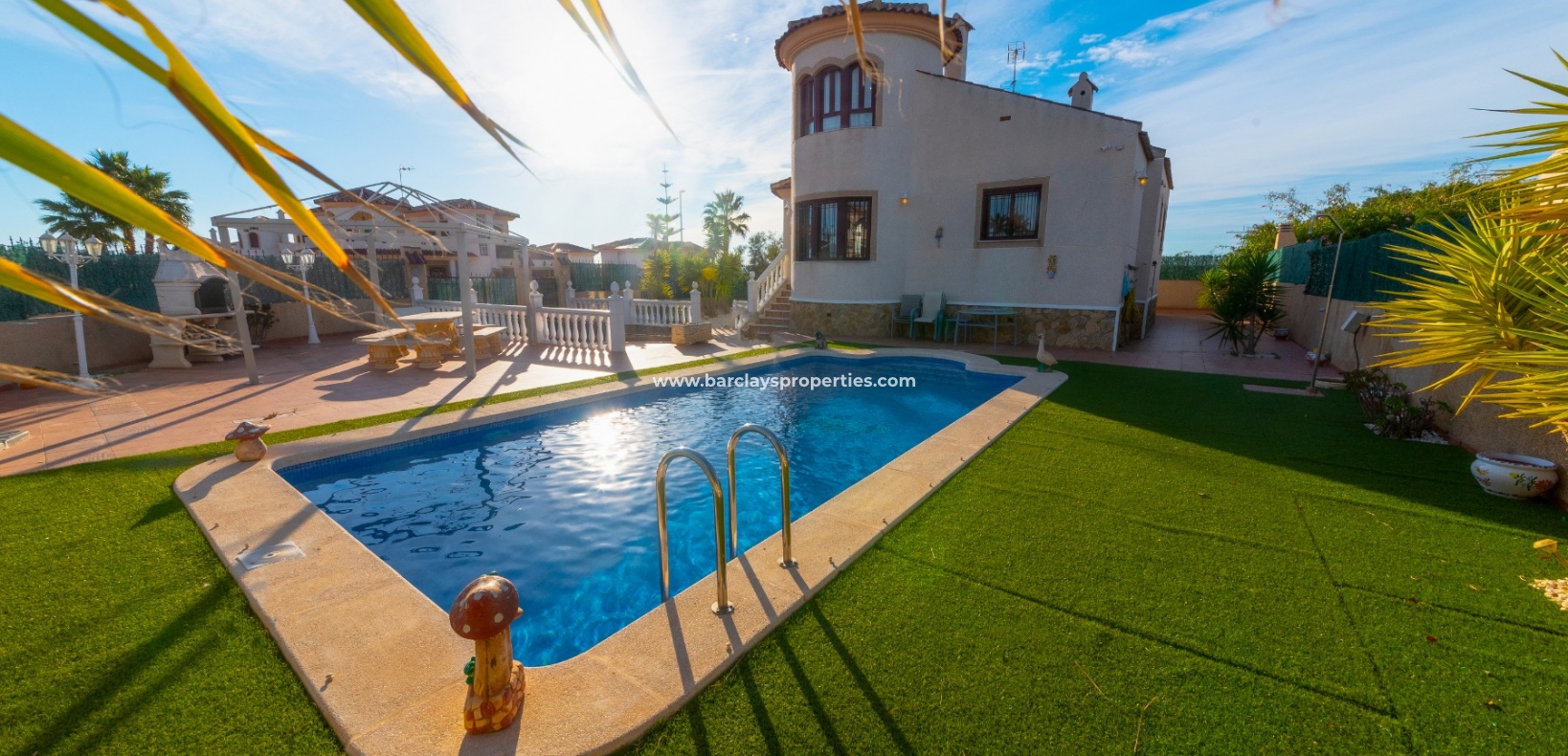 Wederverkoop - Vrijstaande Villa - Urb. La Marina