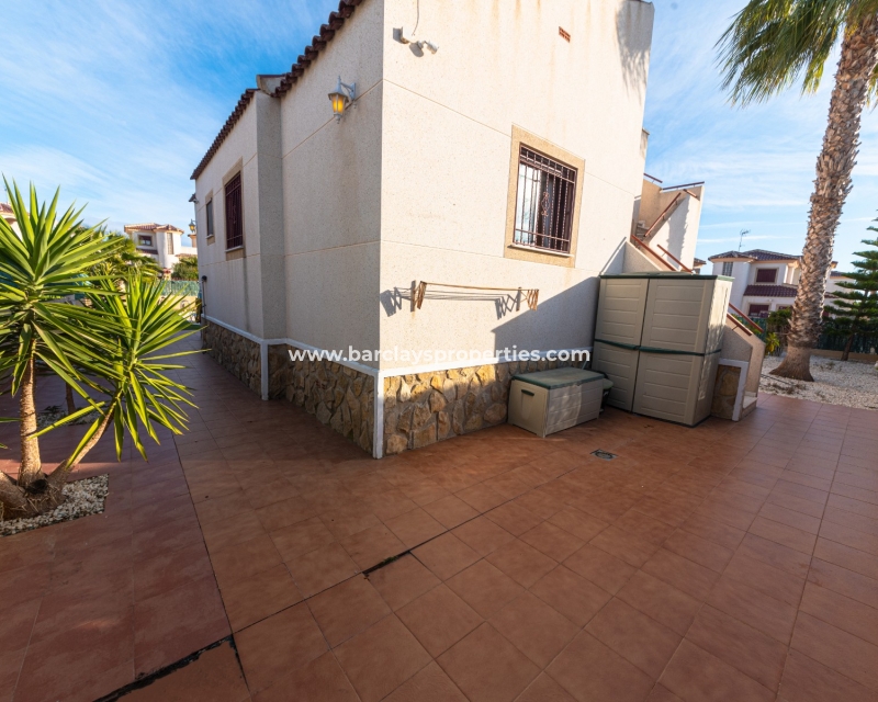 Wederverkoop - Vrijstaande Villa - Urb. La Marina