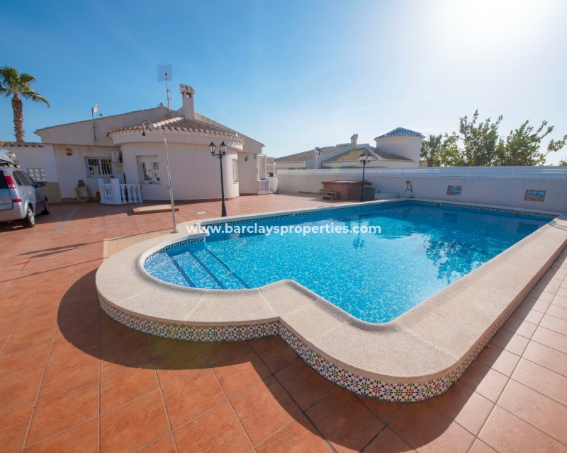 Wederverkoop - Vrijstaande Villa - Urb. La Marina